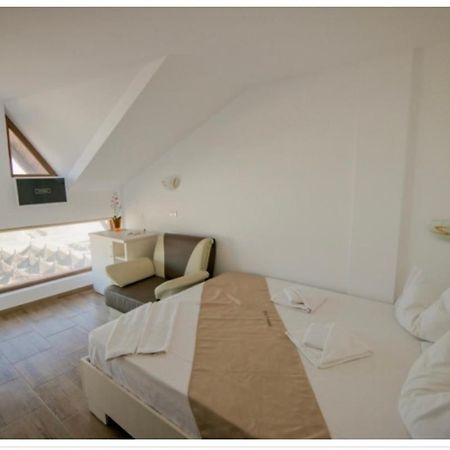 Hôtel Complex Turistic Perla Venusului Extérieur photo