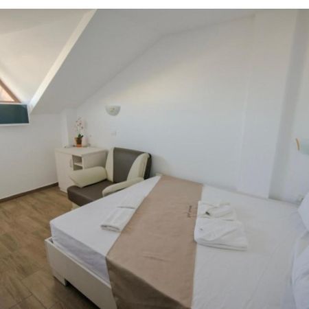 Hôtel Complex Turistic Perla Venusului Extérieur photo